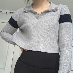 Brandy Melville Cropped Sweater
